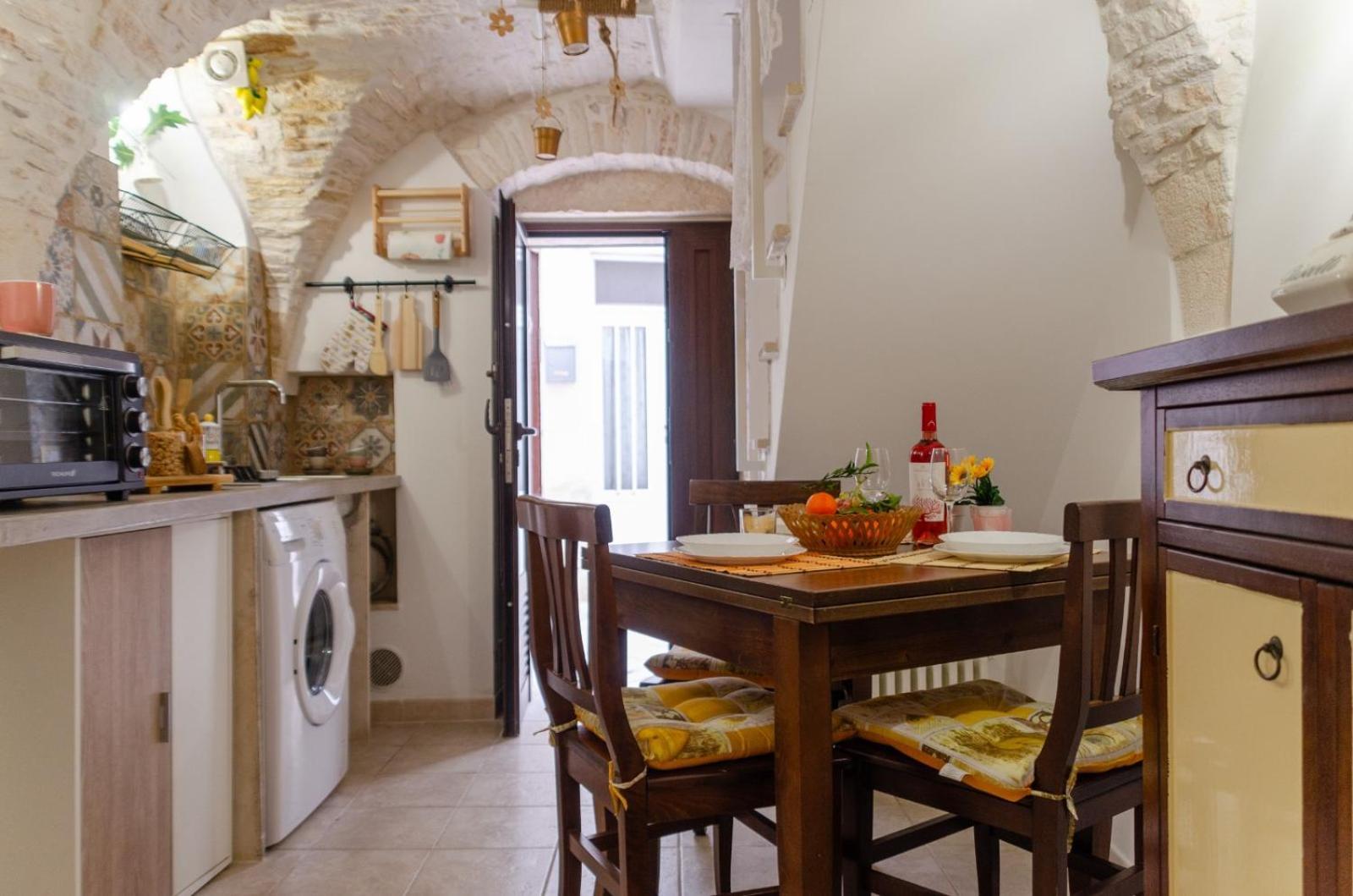 Al Bianco Nido White Stone Apt In Martina Franca Exterior photo