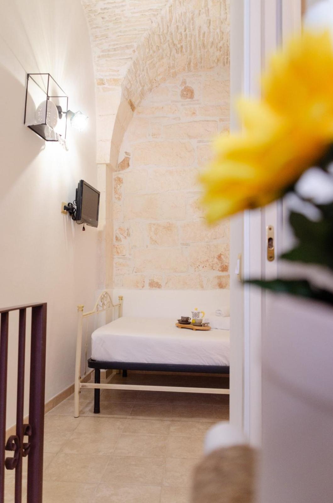 Al Bianco Nido White Stone Apt In Martina Franca Exterior photo