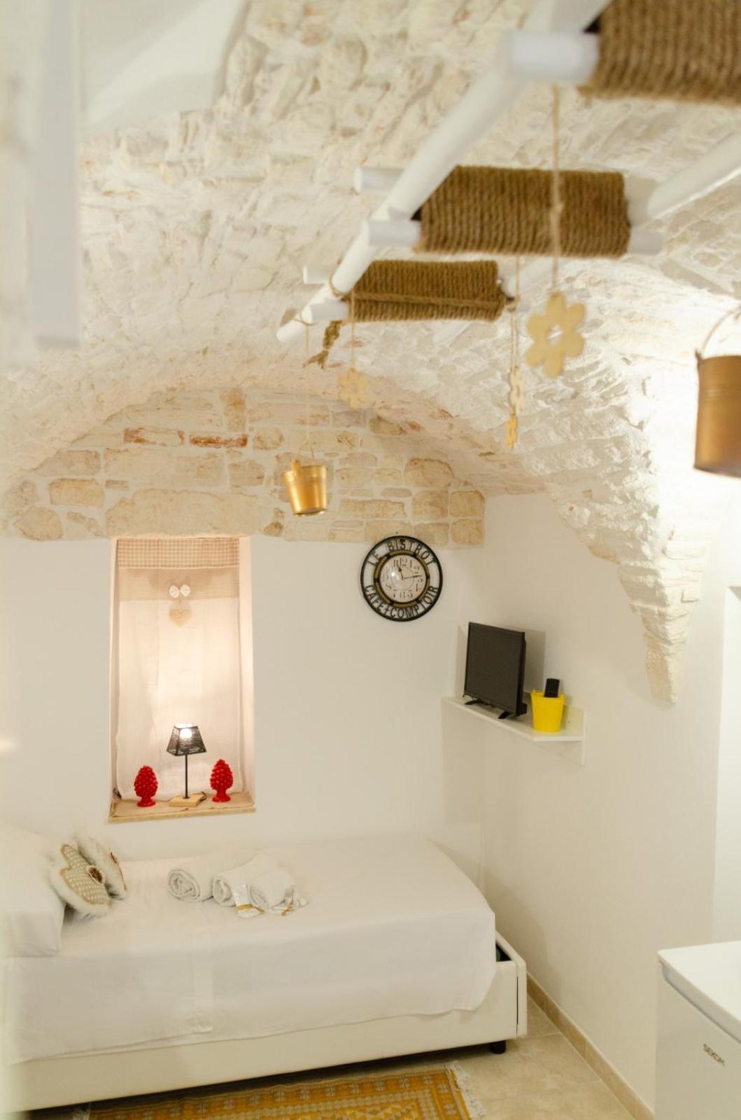 Al Bianco Nido White Stone Apt In Martina Franca Exterior photo